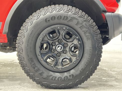 Used 2023 Ford Bronco Wildtrak image 10