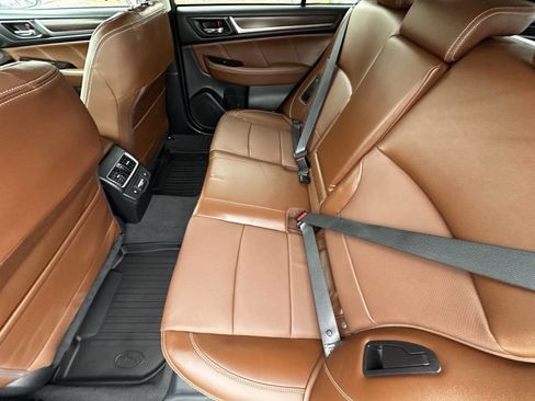 Used 2018 Subaru Outback 3.6R Touring image 19