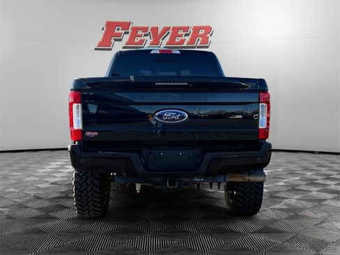 Used 2019 Ford F250 Lariat w/ Lariat Ultimate Package image 4