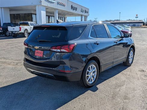 Used 2022 Chevrolet Equinox LT image 3