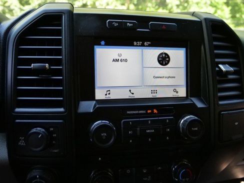 Used 2017 Ford F150 XL w/ Equipment Group 101A Mid AWD/4WD image 4