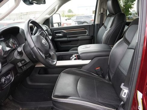 Used 2024 RAM 2500 Laramie AWD/4WD image 4