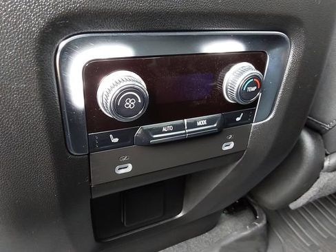Used 2024 GMC Yukon AT4 w/ Technology Package AWD/4WD image 21