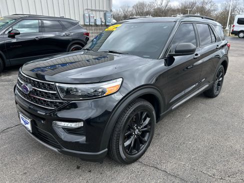 Used 2021 Ford Explorer XLT w/ Equipment Group 202A image 9