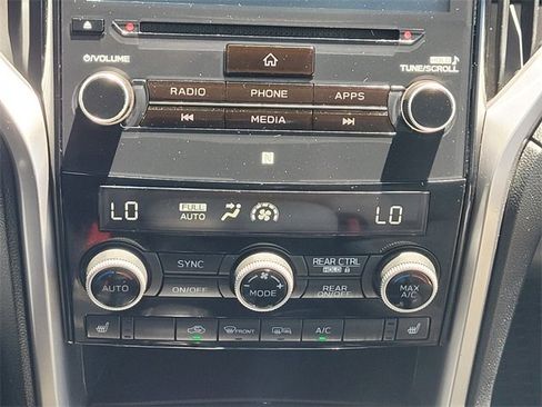 Used 2020 Subaru Ascent Premium w/ Convenience Package image 22