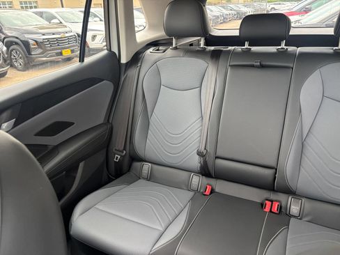 Used 2026 Volkswagen Tiguan SE FWD image 40