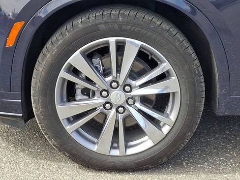 Certified 2025 Cadillac XT6 Premium Luxury w/ LPO, Floor Liner Package AWD/4WD image 6