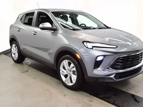 Used 2025 Buick Encore GX Preferred FWD image 2
