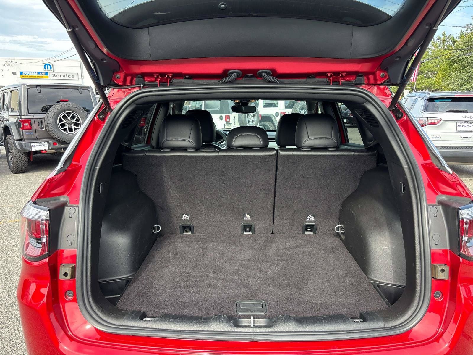 Certified 2025 Jeep Compass Limited AWD/4WD image 12