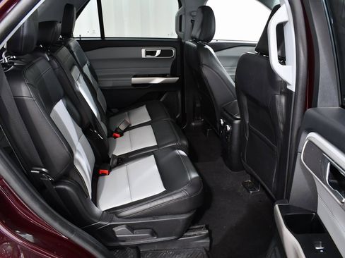 Used 2023 Ford Explorer XLT w/ Equipment Group 202A image 19
