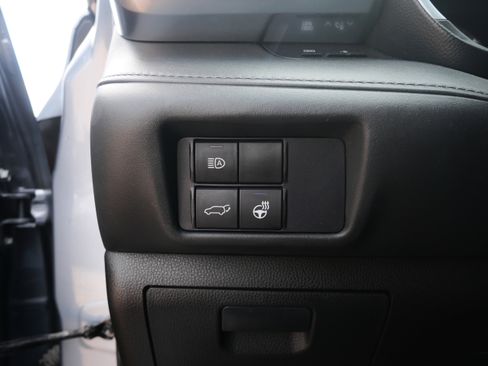 Used 2021 Toyota Highlander Limited image 11