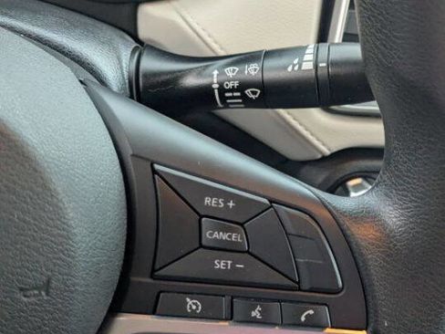 Used 2021 Nissan Versa SV image 21