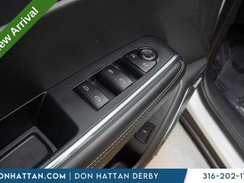 Used 2025 GMC Acadia Elevation FWD image 15