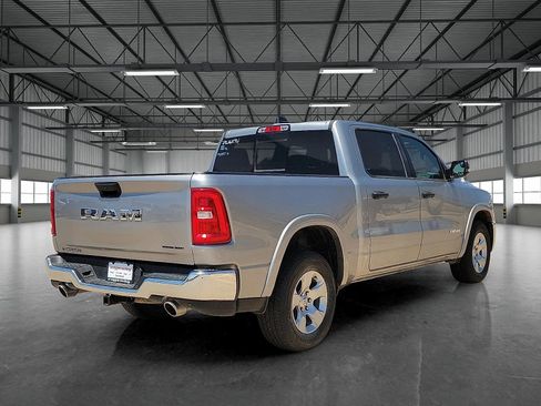 Used 2025 RAM 1500 Big Horn AWD/4WD image 4