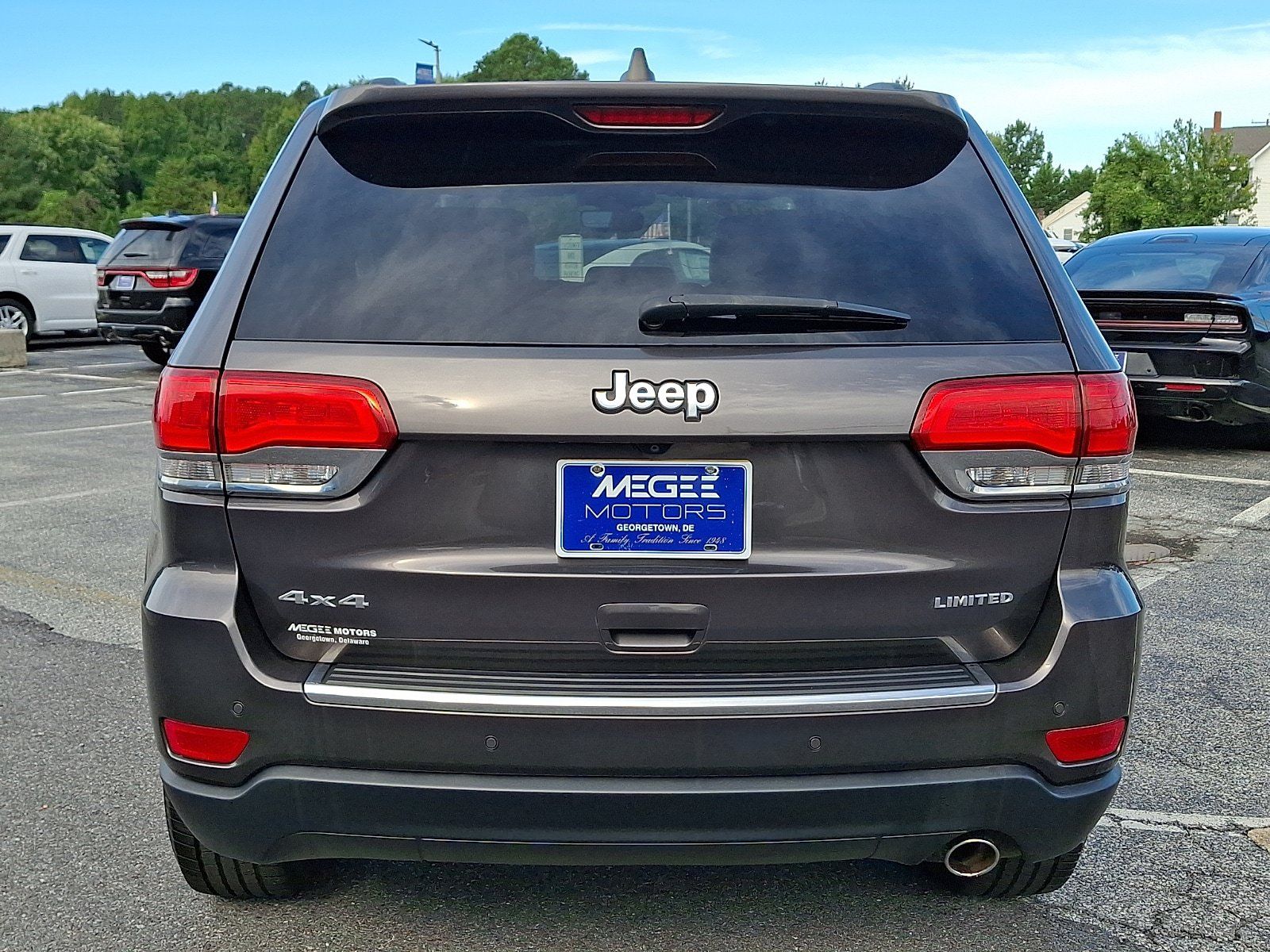 Used 2019 Jeep Grand Cherokee Limited AWD/4WD image 5