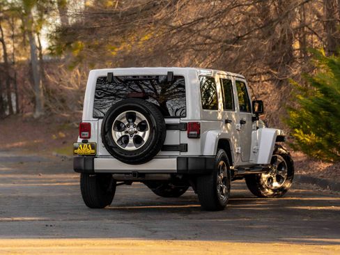 Used 2017 Jeep Wrangler Unlimited Sahara w/ Connectivity Group image 4