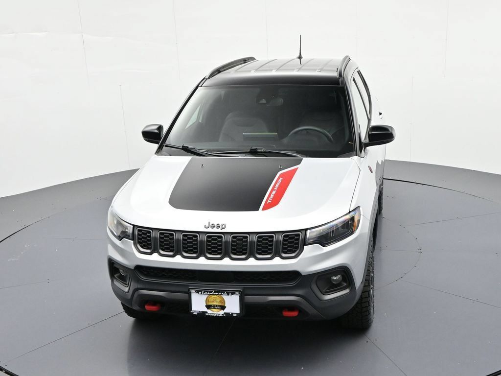 Used 2025 Jeep Compass Trailhawk AWD/4WD image 17