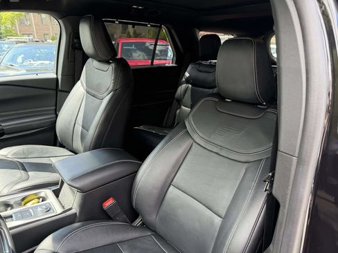 Used 2023 Ford Explorer ST w/ Equipment Group 401A AWD/4WD image 17