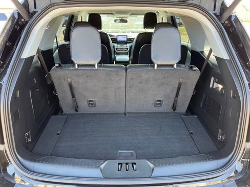 Used 2023 Ford Explorer XLT w/ Equipment Group 202A image 27