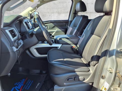Used 2017 Nissan Titan PRO-4X image 4