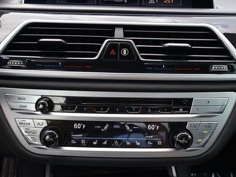 Used 2019 BMW 750i xDrive image 51