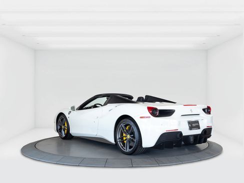 Certified 2018 Ferrari 488 Spider RWD image 3