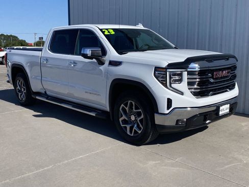 Used 2023 GMC Sierra 1500 SLT w/ SLT Premium Package AWD/4WD image 3