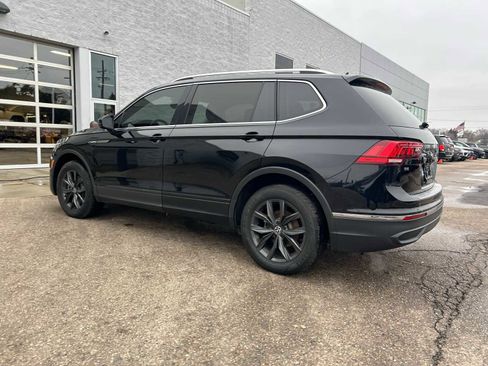 Used 2024 Volkswagen Tiguan SE w/ Panoramic Sunroof Package image 21