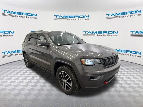 Used 2017 Jeep Grand Cherokee Trailhawk AWD/4WD image 7