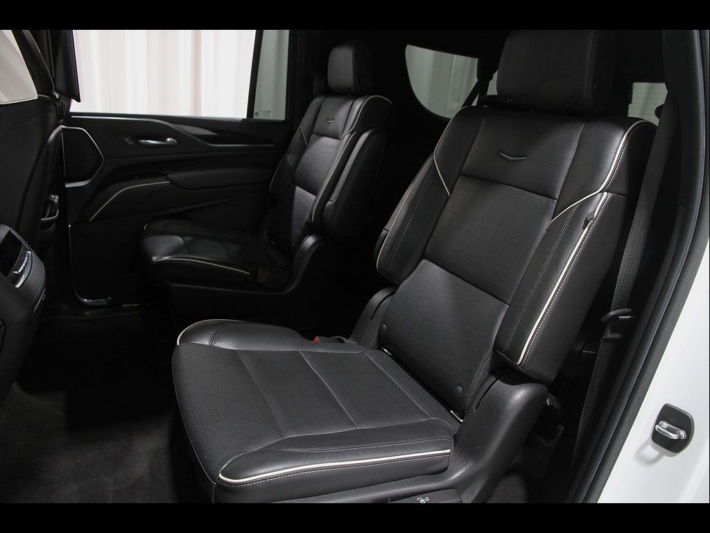 Used 2021 Cadillac Escalade ESV Sport w/ Driver Assist Tech Package AWD/4WD image 23