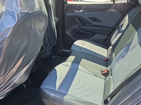 New 2026 Volkswagen Tiguan SE R-Line AWD/4WD image 18