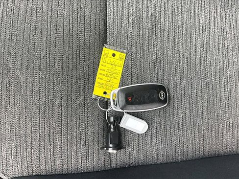 Used 2023 Nissan Rogue SV image 11