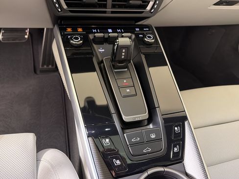 Certified 2025 Porsche 911 Turbo S AWD/4WD image 19