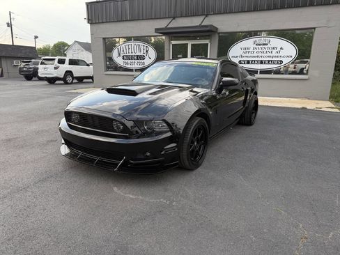 Used 2014 Ford Mustang GT Premium RWD image 2