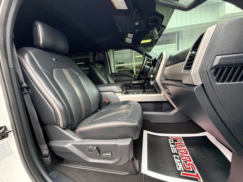 Used 2022 Ford F450 Platinum w/ FX4 Off-Road Package AWD/4WD image 38