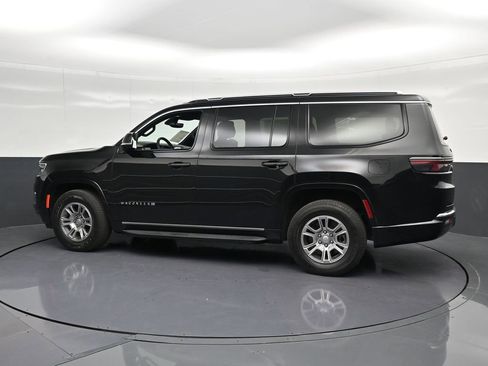 Used 2024 Jeep Wagoneer 4WD w/ HD Trailer Tow Package image 8