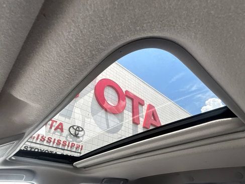 Used 2017 Nissan Frontier SL w/ Moonroof Package AWD/4WD image 19