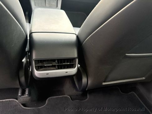 Used 2024 Tesla Model Y 2WD image 14