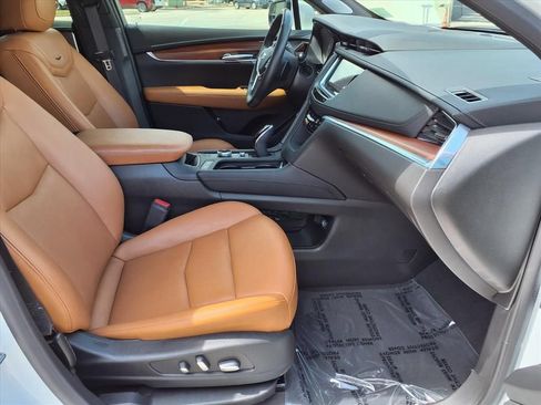 Used 2024 Cadillac XT5 Premium Luxury FWD image 9