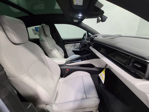 New 2026 Porsche Macan Electric image 29