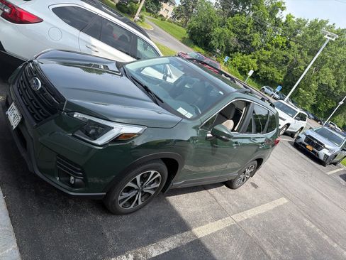 Used 2024 Subaru Forester Limited AWD/4WD image 1