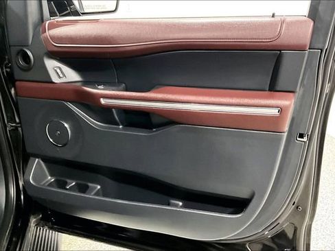 Used 2024 Ford Expedition Limited image 30