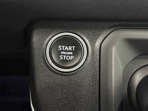 Used 2021 Land Rover Defender 110 X-Dynamic SE AWD/4WD image 17