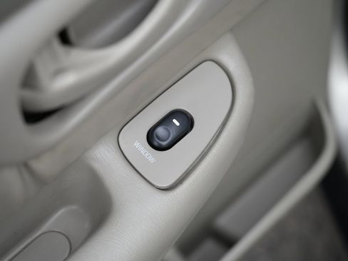 Used 1998 Buick Century Custom image 27