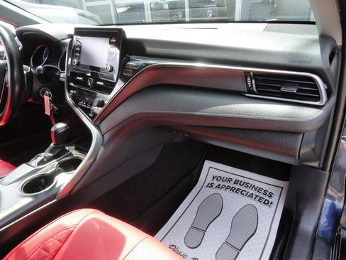 Used 2021 Toyota Camry SE FWD image 18
