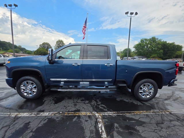 New 2026 Chevrolet Silverado 2500 High Country w/ High Country Premium Package AWD/4WD image 2
