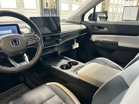 New 2026 Honda Prologue Touring image 4