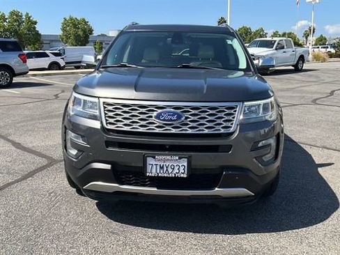 Used 2017 Ford Explorer Platinum AWD/4WD image 8