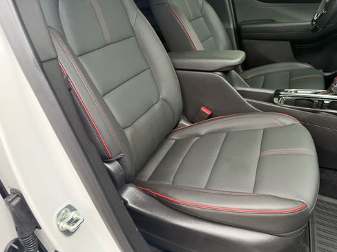 Used 2025 Chevrolet TrailBlazer RS w/ Convenience Package FWD image 8