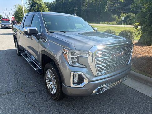 Used 2020 GMC Sierra 1500 Denali w/ Technology Package AWD/4WD image 3
